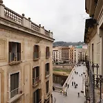 Bravissimo Nou 3, Two Bedroom Centre Apartament