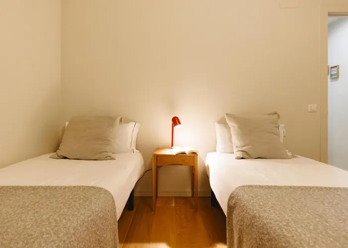 Bravissimo Nou 3, Two Bedroom Centre Appartement *