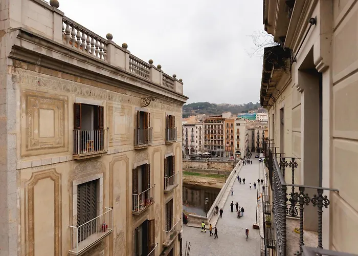 Bravissimo Nou 3, Two Bedroom Centre Appartement